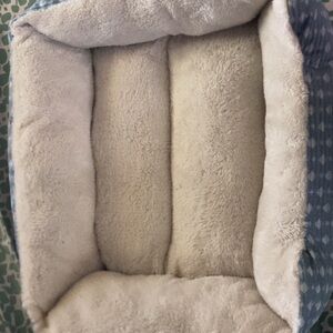 Pet Bed (cat or dog)